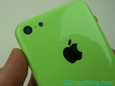 Green-iPhone-5C-01