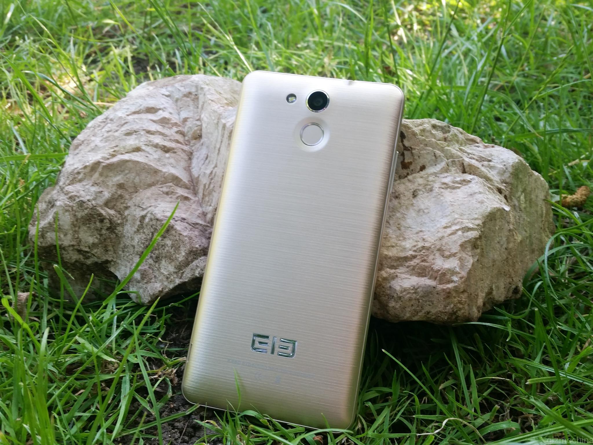 p7000 rear gold-2