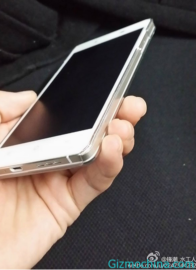 Hi-Res-pictures-leak-of-the-OPPO-R1-04.jpg