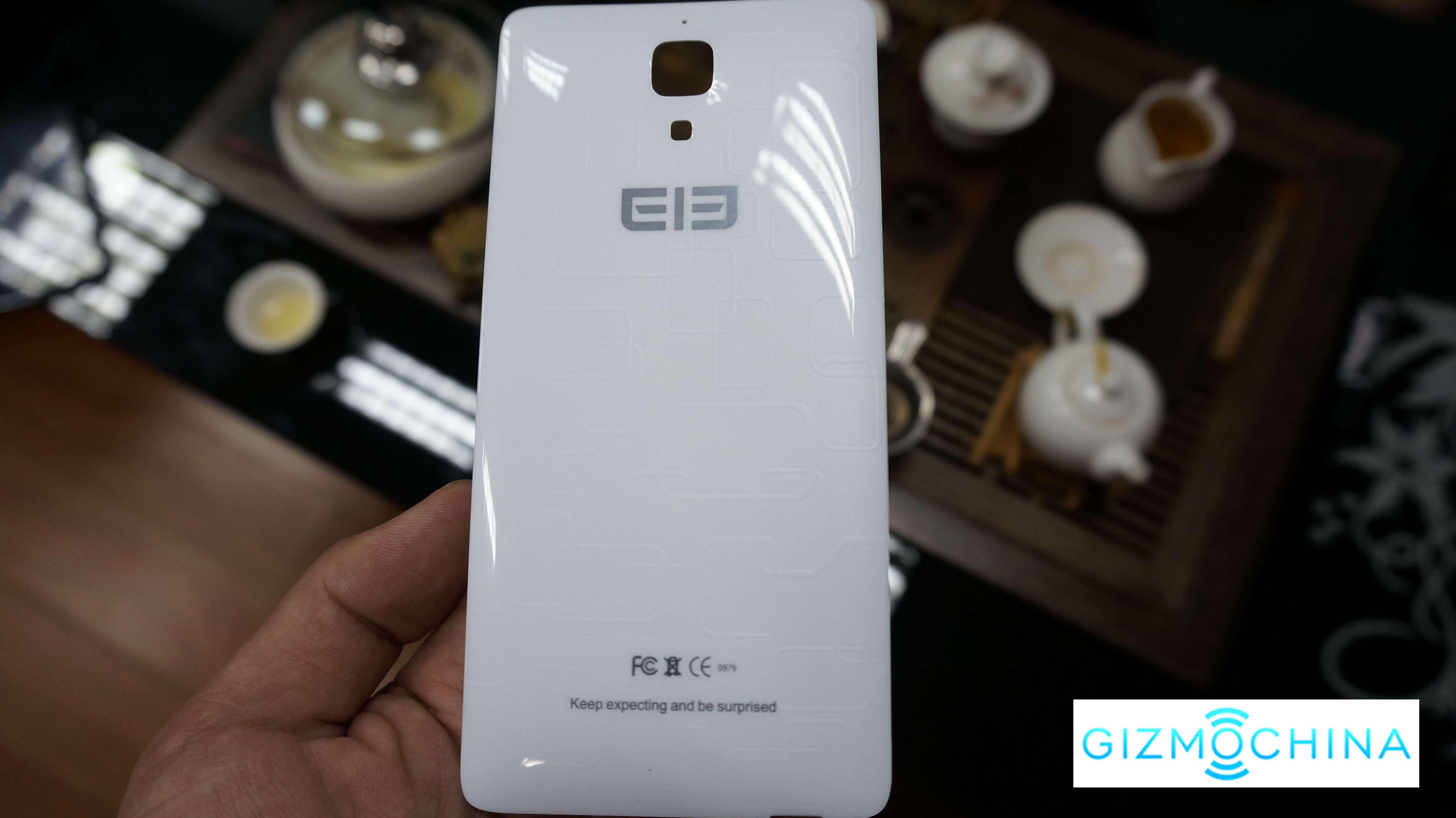 Elephone P4000’s back cover and front panel leaked