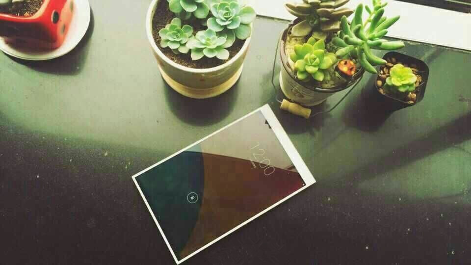 HiSense tablet leaked with a unique slim bezel design and a dual color body