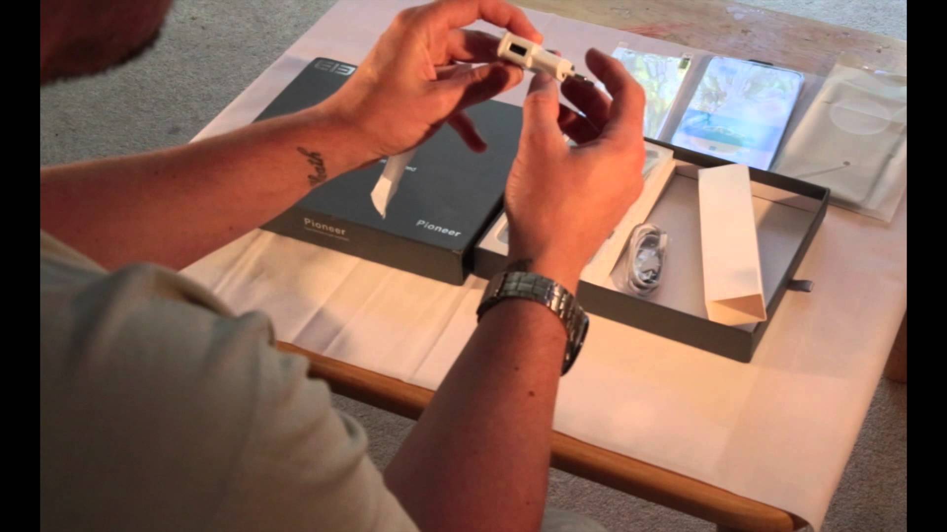 Elephone P7000 Unboxing Video And First Impress e;ephone p7000 review