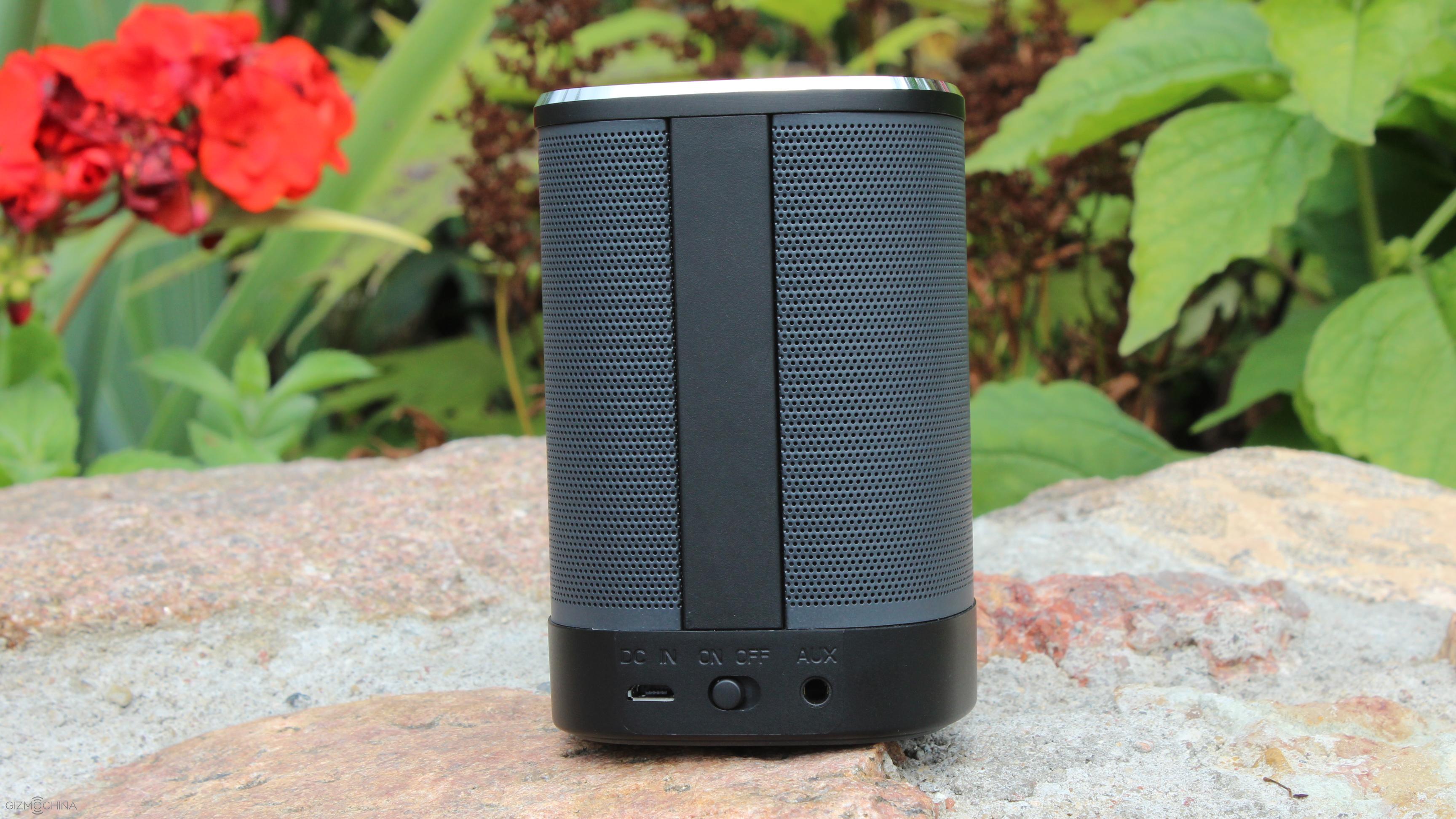 EasyAcc DP100 Review Awesome Cheap Bluetooth Speaker