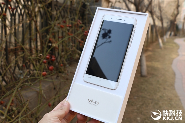 vivo xplay 5 02