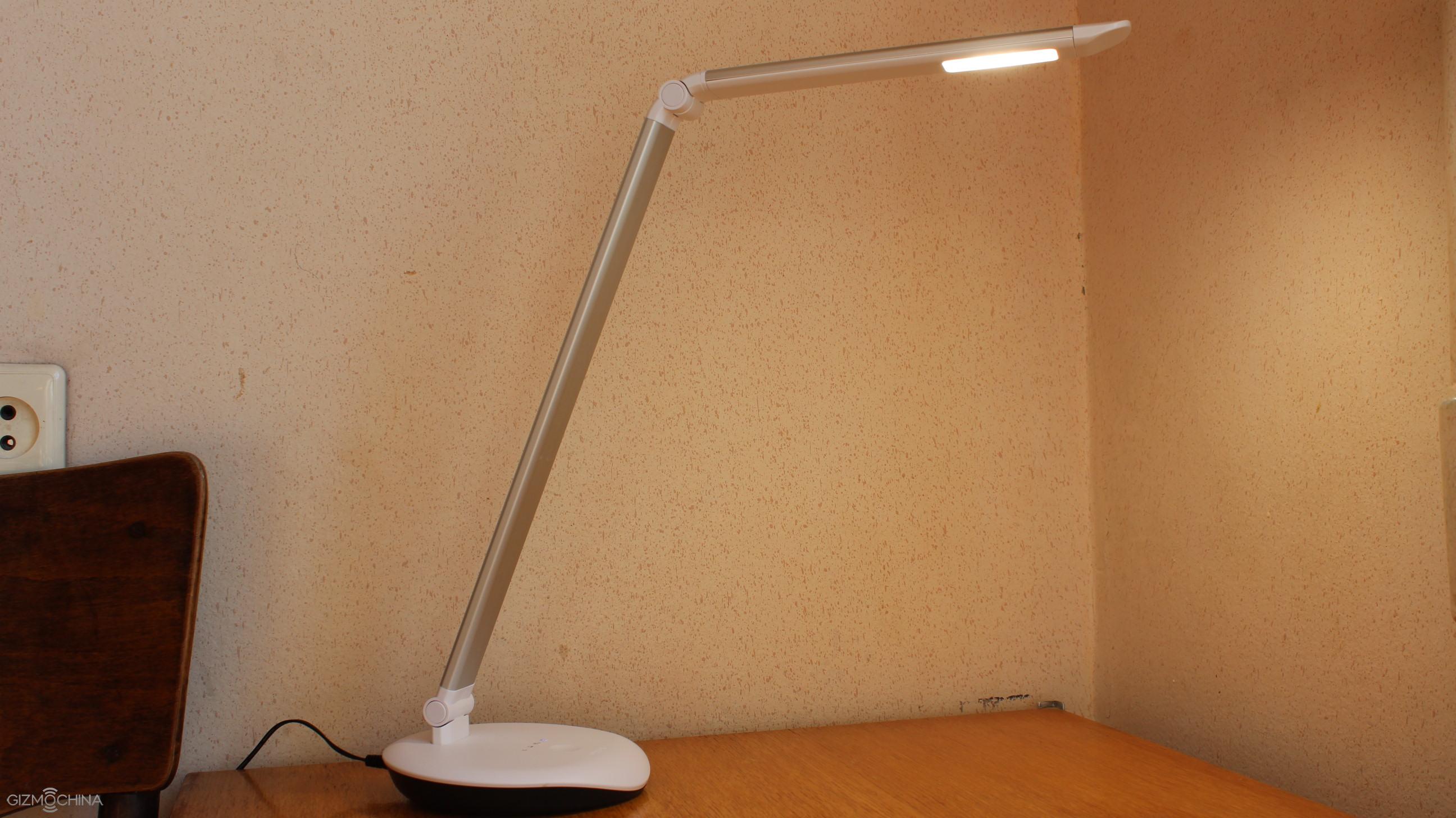 philips alpha professional circular desk lamp