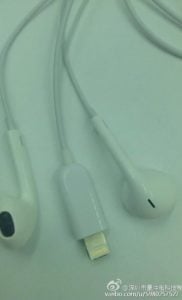 Apple lightning port earphones 3