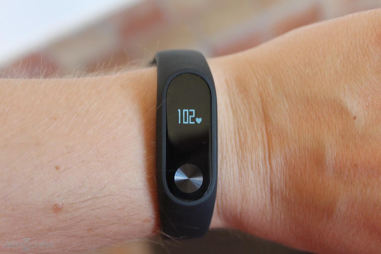 Xiaomi Mi Band 2 review: A super low-cost heart rate fitness band
