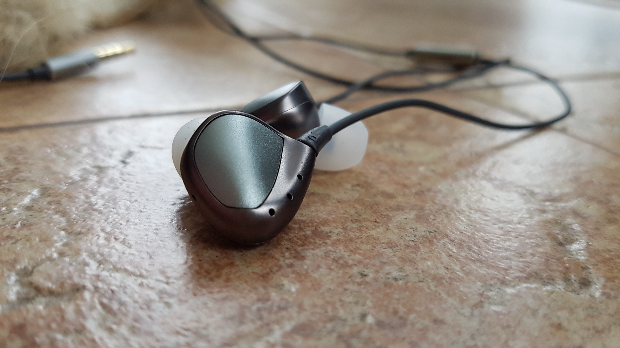 Elephone ELE Whisper Noise Cancelling Hi-Fi Headphones Review