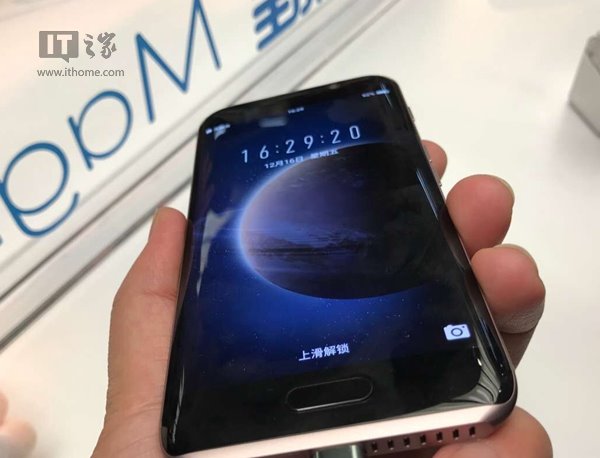 Huawei Honor Magic Hands-on Images: Beautiful Eight Curved Body With Rose Gold Frame Honor Magic Handson