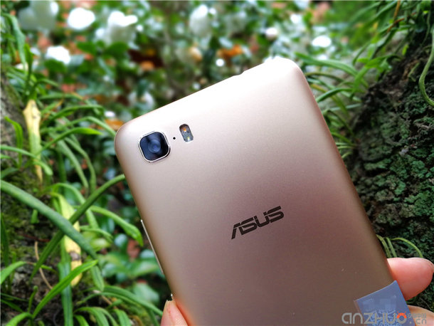 ASUS Zenfone Pegasus 3S