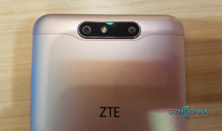 ZTE V8 (7)