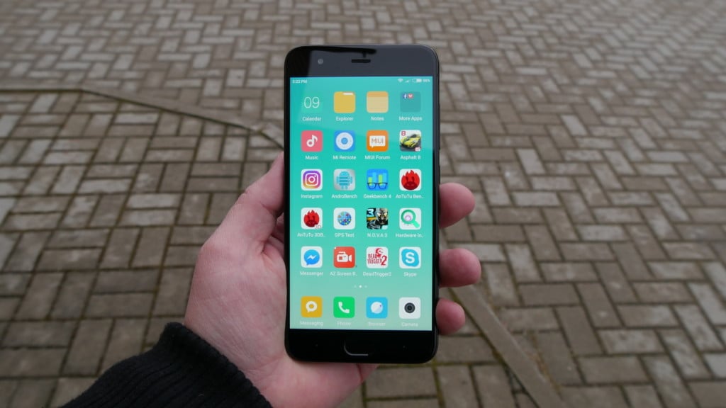 Video Shows Xiaomi Mi 6 Unlocked Via UnderDisplay Video Shows Xiaomi Mi 6 Unlocked Via UnderDisplay