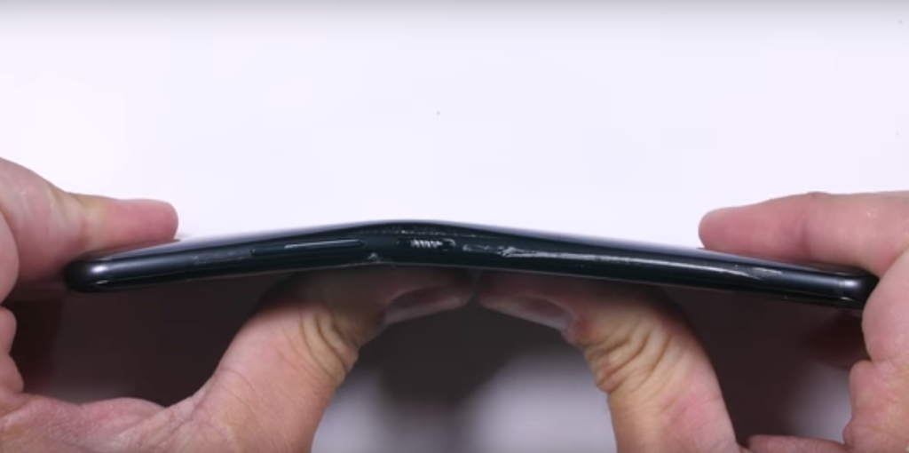 HTC U11 bend test