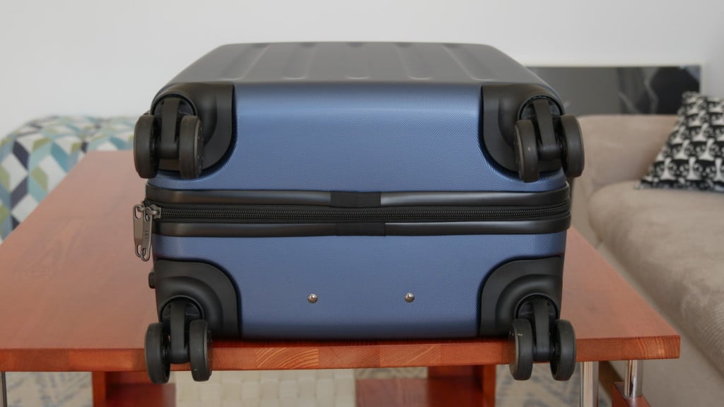 Xiaomi 90 Minutes Spinner Wheel Luggage Suitcase Review - Gizmochina