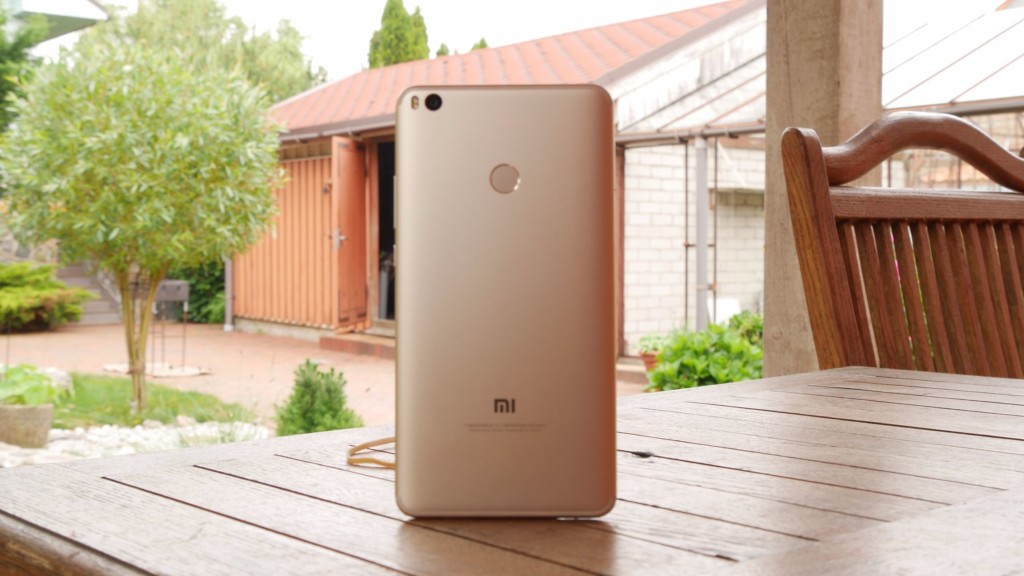 Xiaomi Mi Max 2 Price Slashed In China & Gets Bundled With a Free Gift