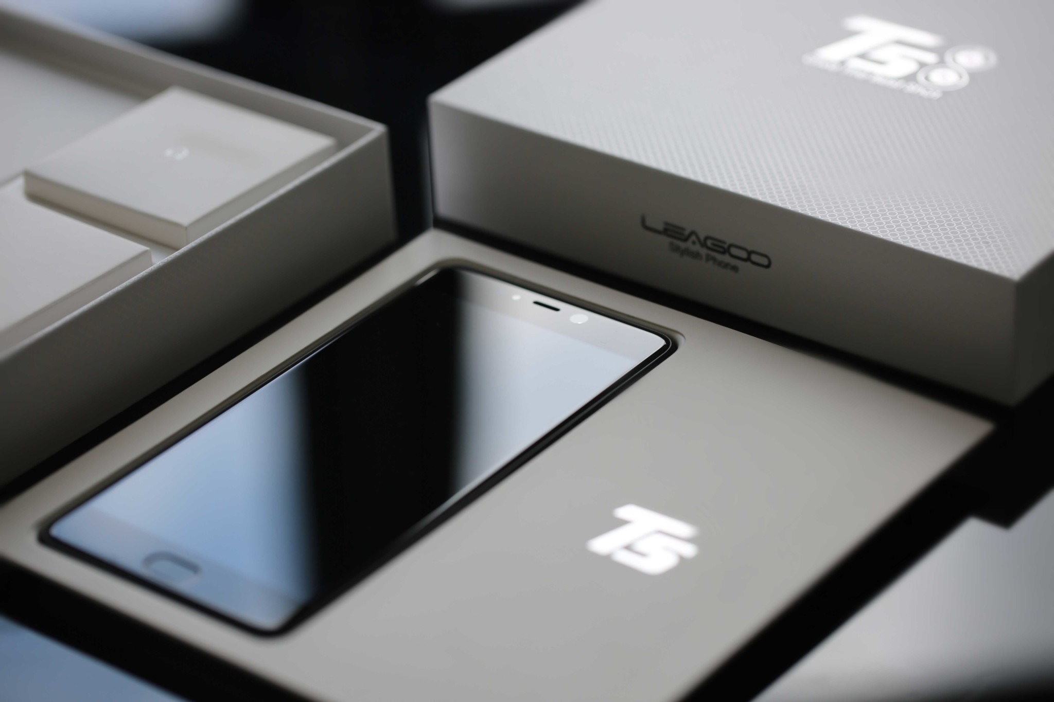 4GB Dual-Cam Flagship Killer – LEAGOO T5 live Photos Released! LEAGOO T5