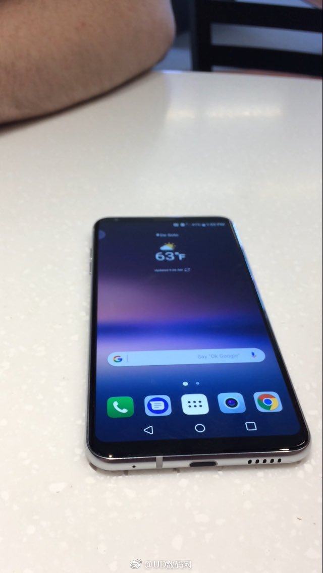 LG-V30-Leaked-Live-Image