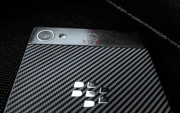 Smartphone BlackBerry Krypton seen in new photographs