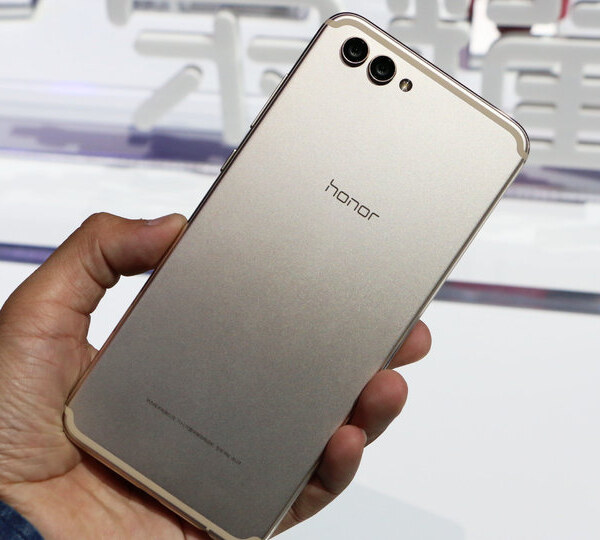 Honor V10
