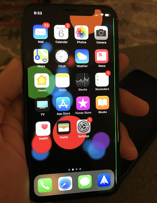 Some Iphone X Owners Are Seeing Green Lines On Their Displays Gizmochina Some Iphone X Owners Are Seeing Green Lines On Their Displays Gizmochina