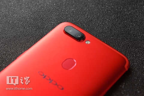 ナイーブ 美品 OPPO R11s RED 6.1 DSDS FOMA OPPO-R11s-in-three-colours_Red