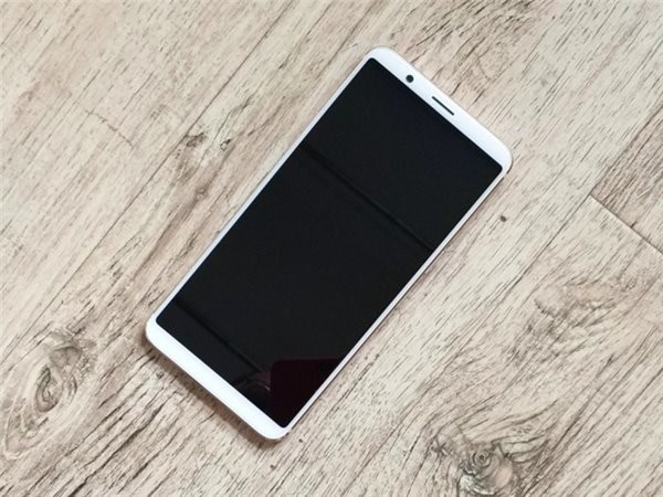 Allleged OnePlus 5T Soft Gold 2