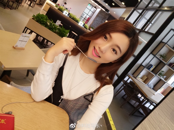 Meizu Blue Charm headphone