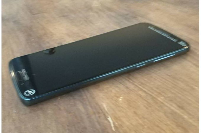Alleged-Moto-G6-Plus-prototype-unit-leaks-in-live-pictures