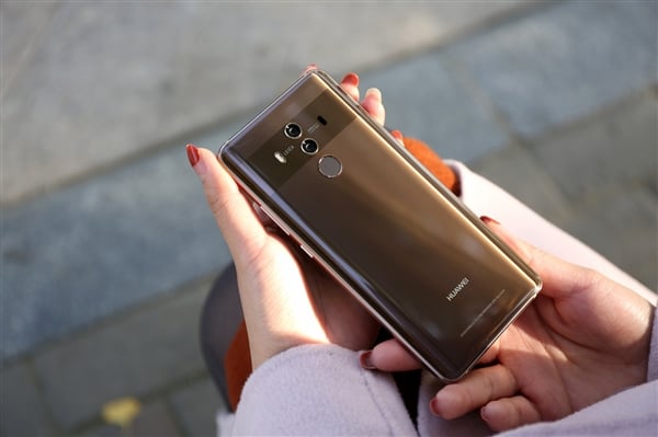 Huawei-Mate-10-Pro هواوی اندروید ۹ Pie را برای ۹ مدل از گوشی‌های خود منتشر می‌کند!  