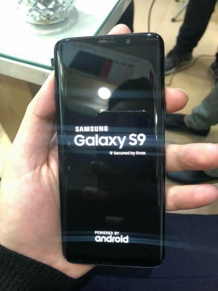 Galaxy S9 Midnight Black Hands-on 1