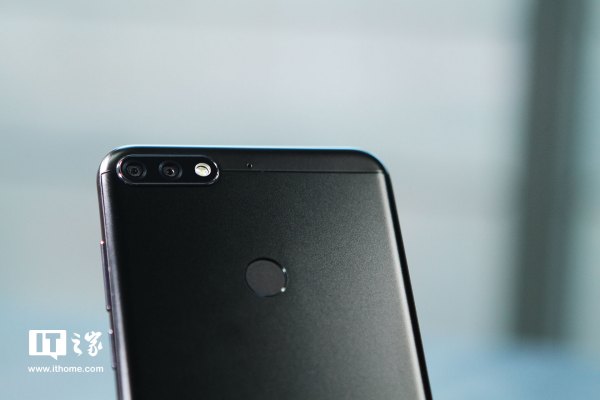 Honor 7C rear cameras