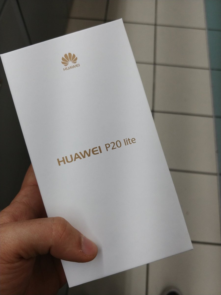 Huawei P20 Lite retail box