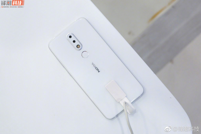 Nokia-X6-8