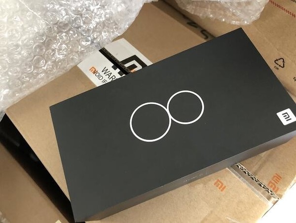 Xiaomi Mi 8 th Annivesary Edition Box Package