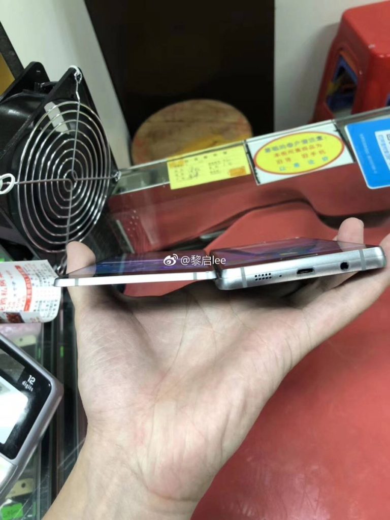 SklÃ¡dacÃ­ prototyp Smartphone spoleÄnosti Samsung