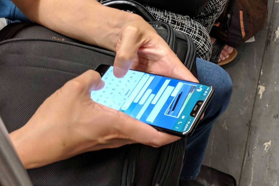 Google Pixel 3 XL front leaked photo