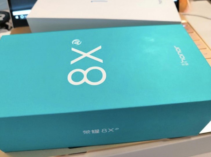 Honor 8x box