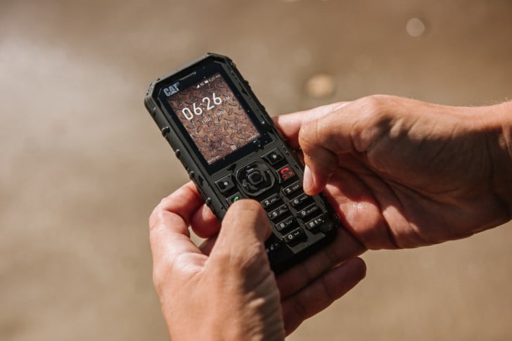  CAT  B35  rugged feature phone  launched with KaiOS Google 