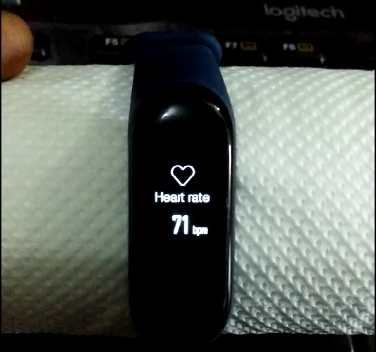 amplio Pronombre accidente Xiaomi Mi Band 3 heart rate sensor's credibility in the spotlight, gets a  reading for tissue paper (UPDATED: Proof) - Gizmochina