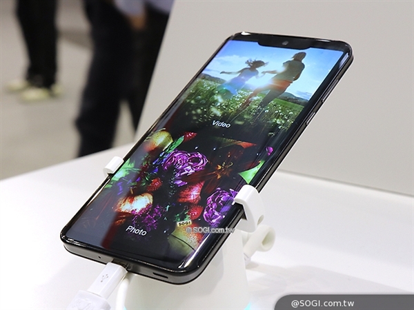 Sharp Aquos Zero Launched As Sharp S First Oled Display Flagship Gizmochina