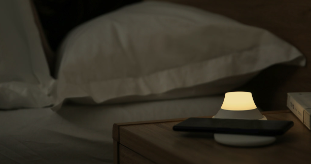 Yeelight Wireless Charging Night Lamp