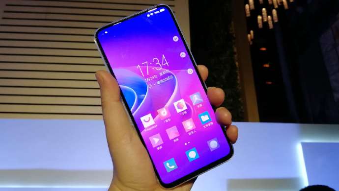 Huawei is working on bringing an all screen fingerprint and in display selfie camera together 3 Huawei