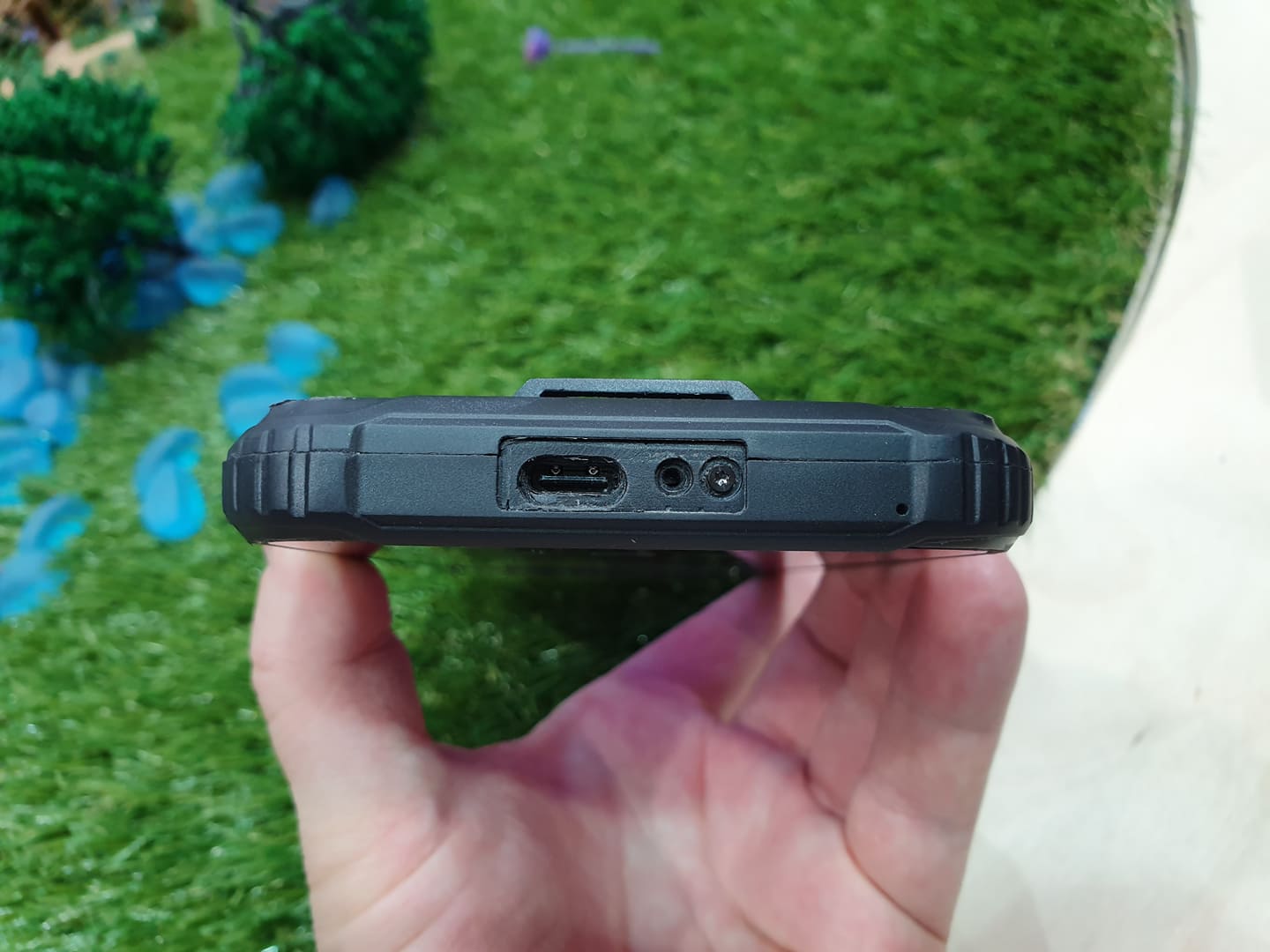 Blackview showcased new BV9800 Rugged phone and Max 1 Projector ...