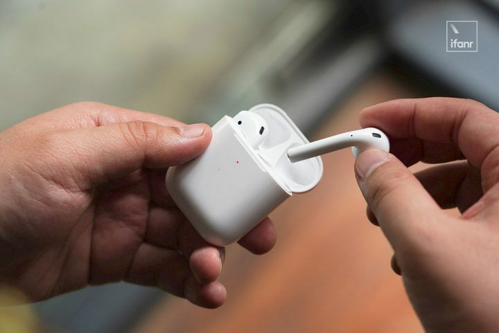 airpods 2 vs galaxy buds plus