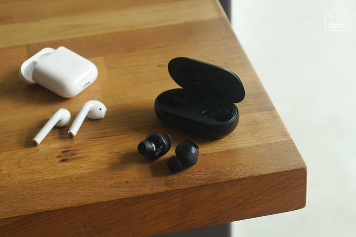 airpods vs galaxy buds