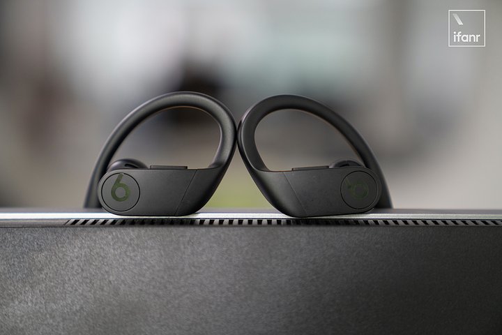 Powerbeats Pro: Ultimate Earbuds for Workout