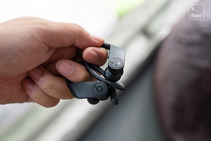 Powerbeats Pro: Ultimate Earbuds for Workout