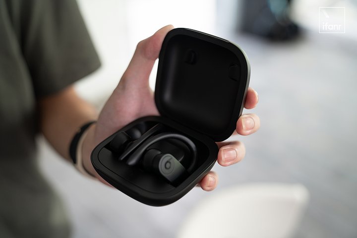 Powerbeats Pro: Ultimate Earbuds for Workout
