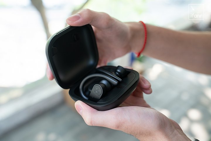 Powerbeats Pro: Ultimate Earbuds for Workout