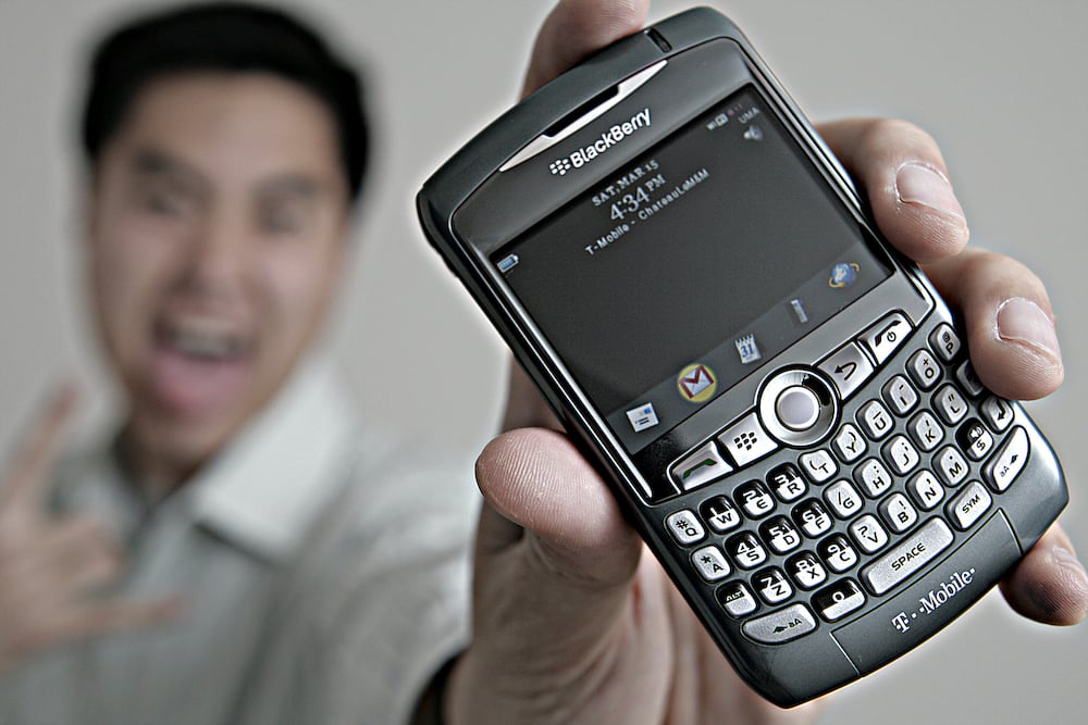 Throwback Tech Thursday: We Revisit the Best Selling BlackBerry Curve  Series - Gizmochina